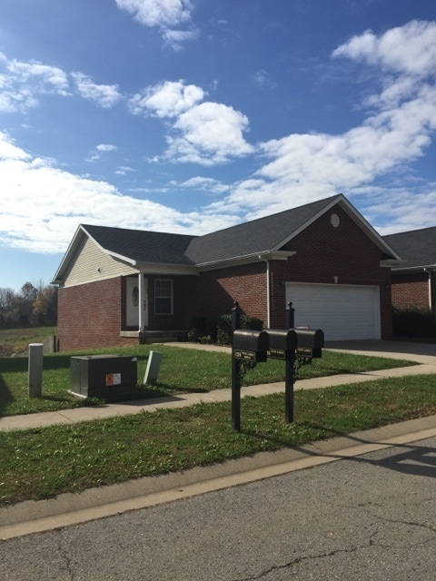 Building Photo - 128 Twin Lakes Dr Rental