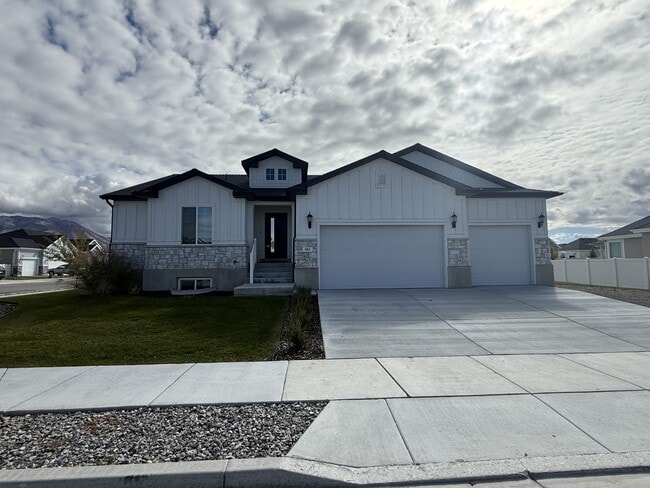 Building Photo - 881 W Sagewood Dr