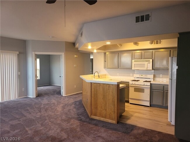 6917 Cobre Azul Ave