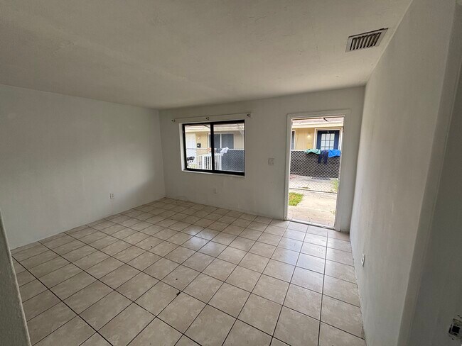 Photo - 1413 NW 8th Ave