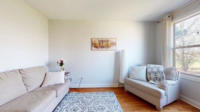 Photo - 331 Mary Belle Cir