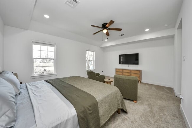 Building Photo - 6747 Peerless St