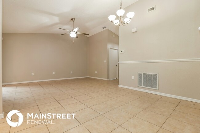 Photo - 8010 Hathaway Dr