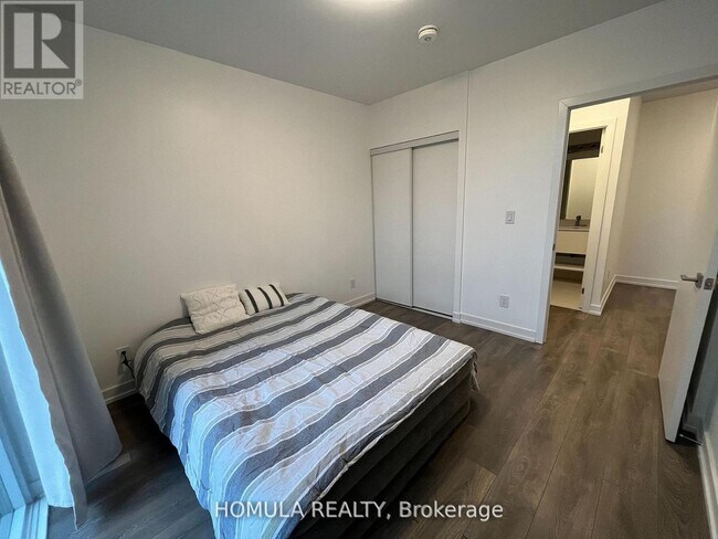 Photo - 159 Wellesley St E Unit 303