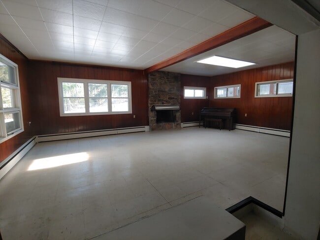 Living Room - 2660 Fish Hatchery Rd