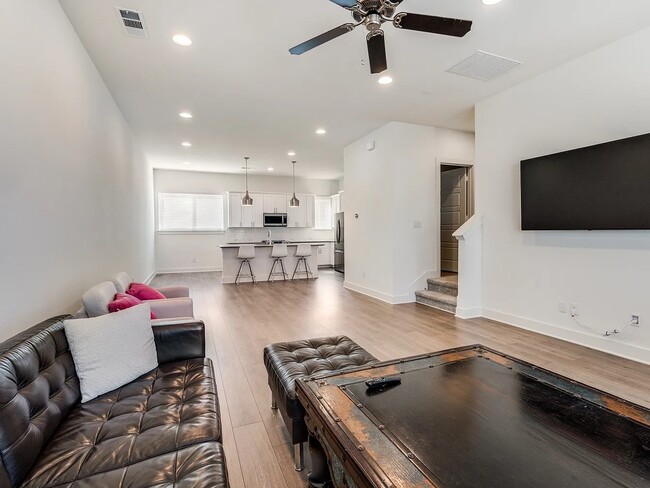 2802 Addison Park Ln