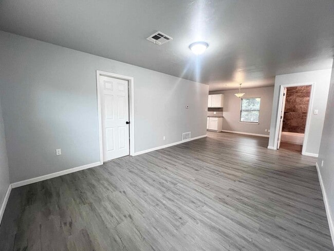 Photo - Updated Home in the Heart of NW OKC – Excellent Location!