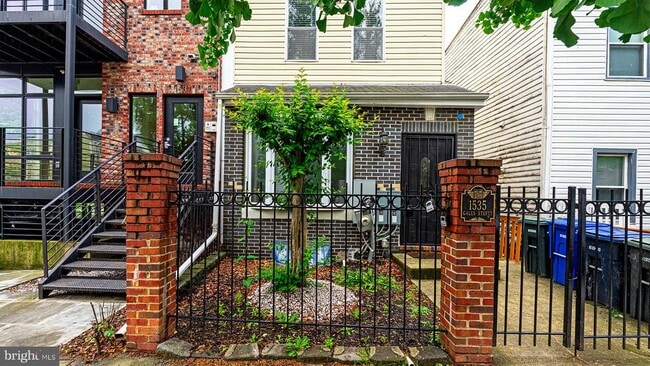 Photo - 1535 Gales St NE Casa