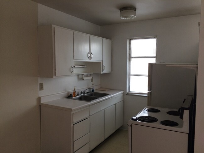 Photo - 512 Olden Ave Unidad 3