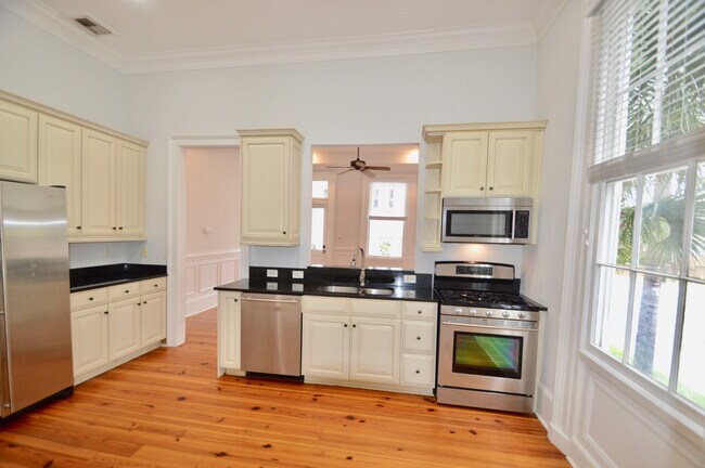 Photo - 192 Wentworth St