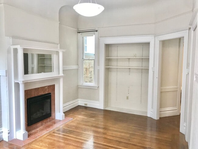 Bright and Airy 1BR/1BA! Heart of the Paci... - Bright and Airy 1BR/1BA! Heart of the Paci... Apartment Unit 323 Presidio Ave #2