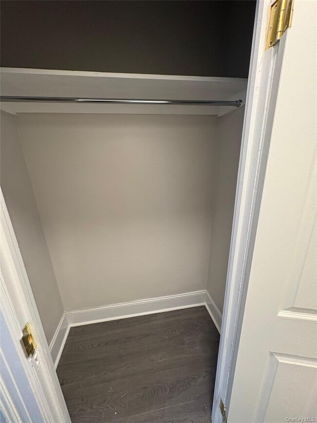 Photo - 675 E 230th St