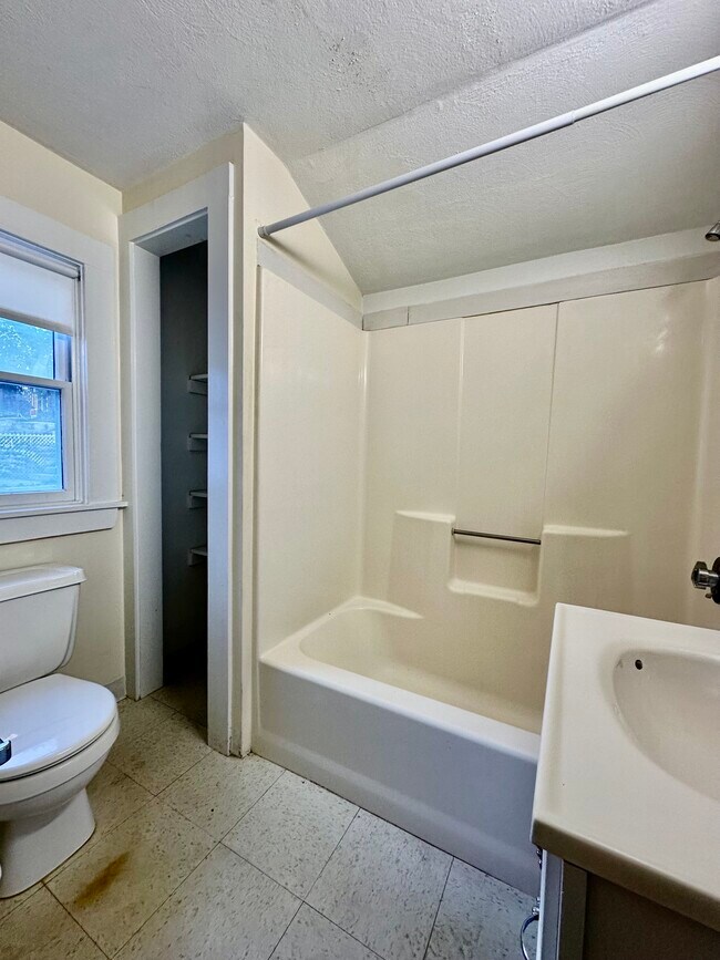 Photo - 7 Rifle Ct Unit 7