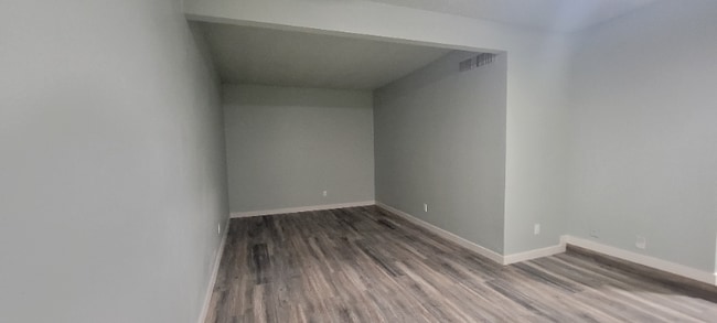 Photo - 102 W Basic Rd