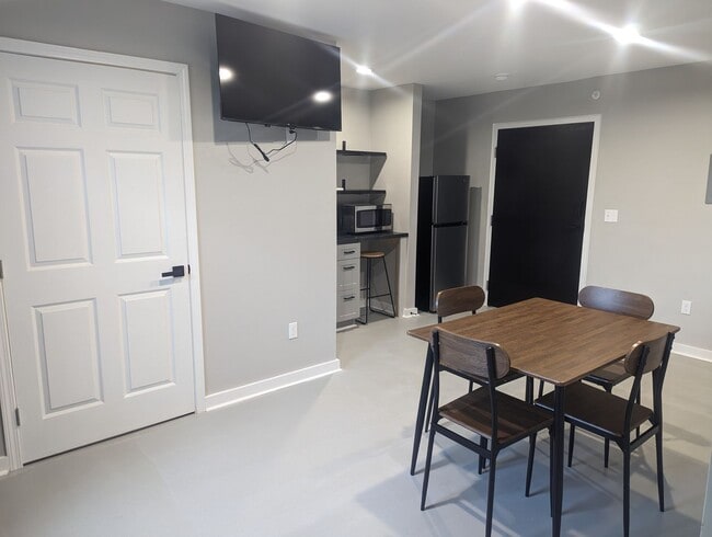 Photo - VELO - Waller Avenue