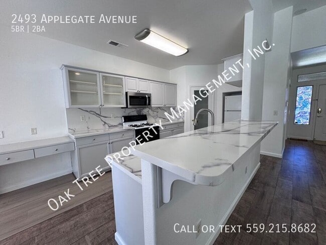 Photo - 2493 Applegate Ave