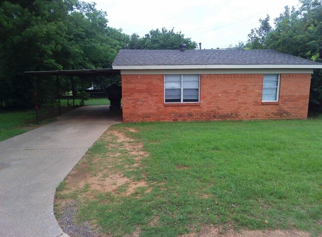 Building Photo - 1108 Covington St