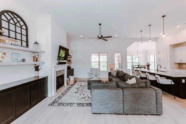 Photo - 5118 E Lawrenceburg Ln