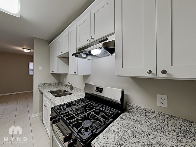 Photo - 400 Lady Guinevere Way