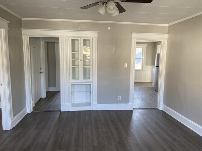 Photo - 169 Pleasant St, LLC Unit Apt 3