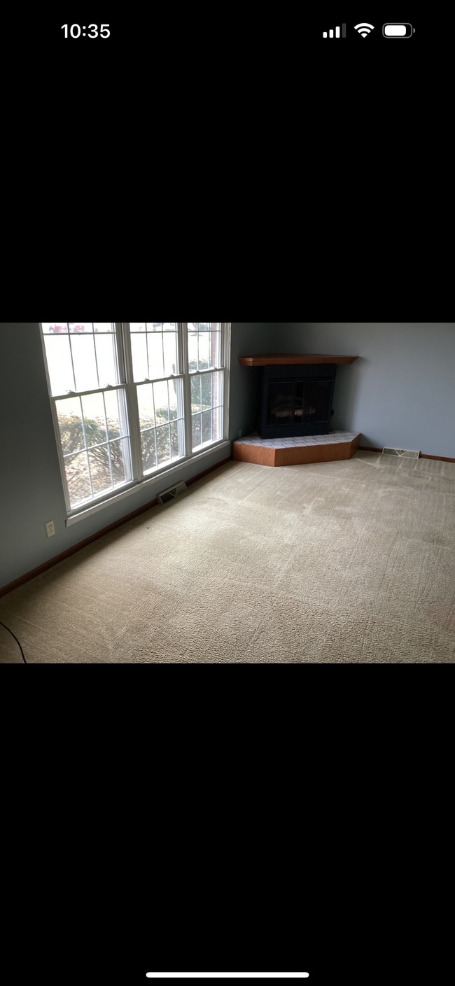 Photo - 495 Meadow Ln