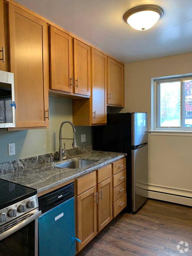 Building Photo - 2333 Priscilla St Unit 10 Rental