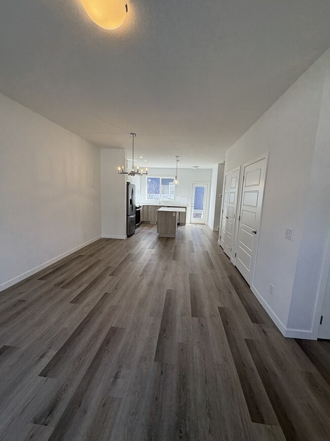 Photo - 137 Red Embers Link NE