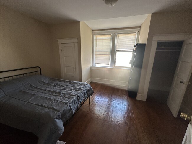 Photo - 1810 Newton St NW