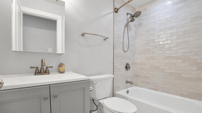 Photo - 717 Adams St Unidad 1R