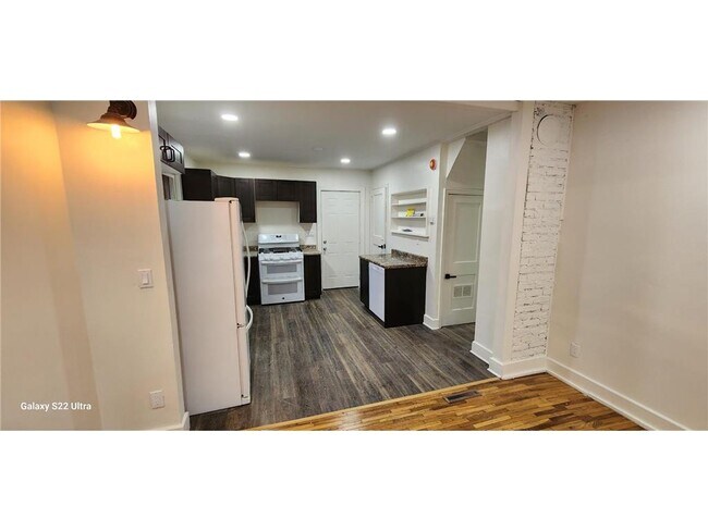Photo - 402 4th St S
