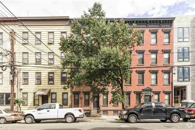 Building Photo - 719 Adams St Unit 3L Rental
