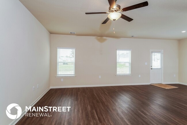 Photo - 605 Clover Cir