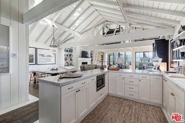 Photo - 23618 Malibu Colony Rd