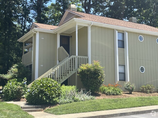Building Photo - 110 Heywood Rd Unit 15b Rental