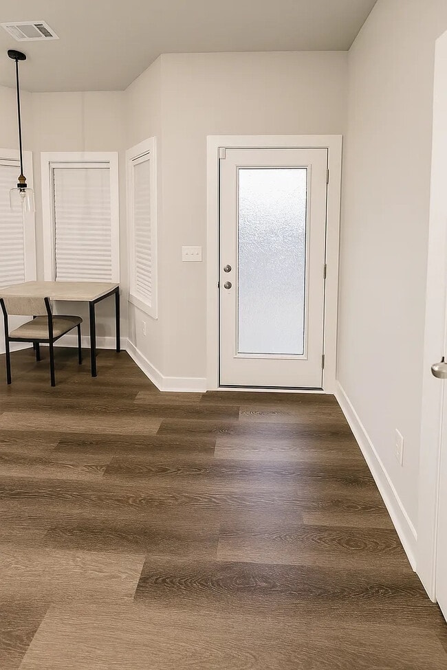 Photo - Room in House on Lindsey Dr