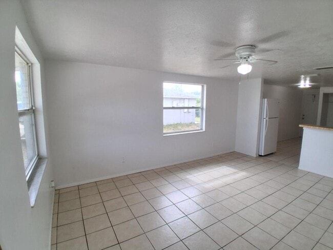 Photo - 107 57th Ave E