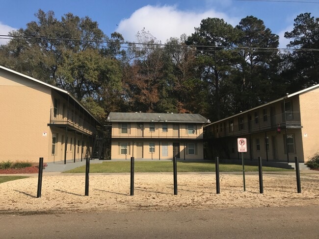 Photo - 312 N Chestnut St