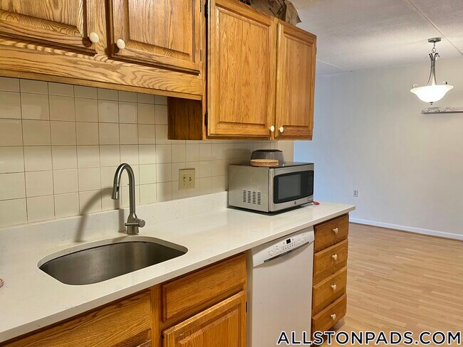 Building Photo - 80 Gardner St