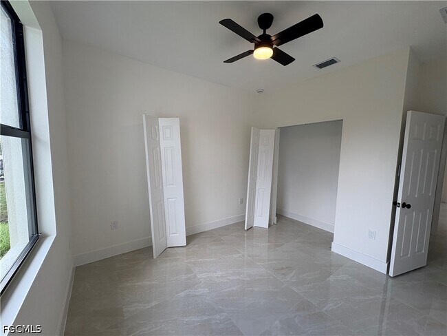 4812-4814 28th St SW