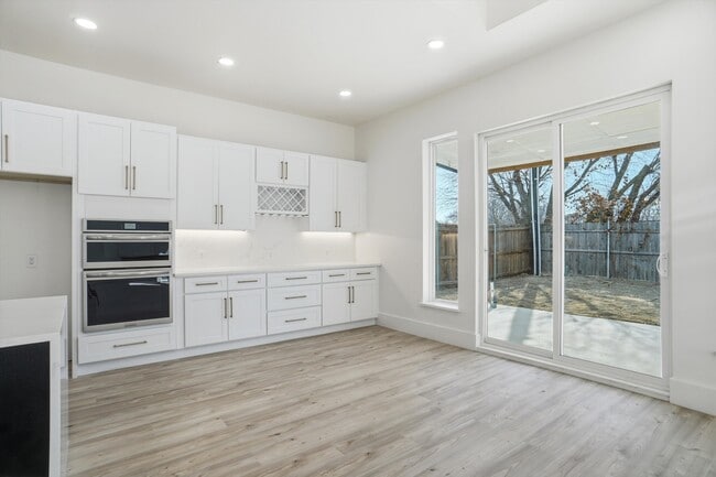 Photo - 128 N Cedar St