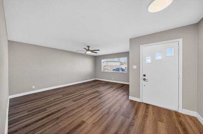 Photo - 809 Peacock Ct