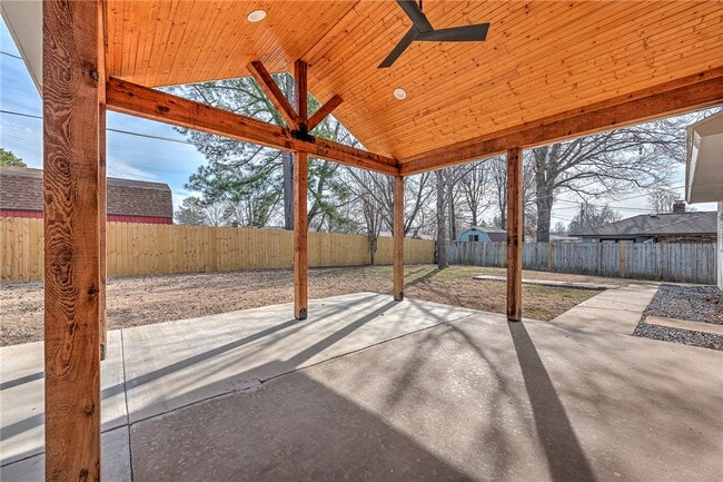 Photo - 1605 SE S St