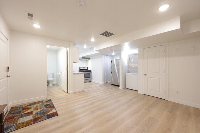 Photo - 534 Firestone Dr Unit 2