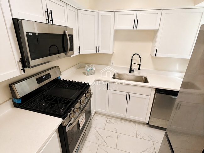 Photo - 640 E Lake Ave
