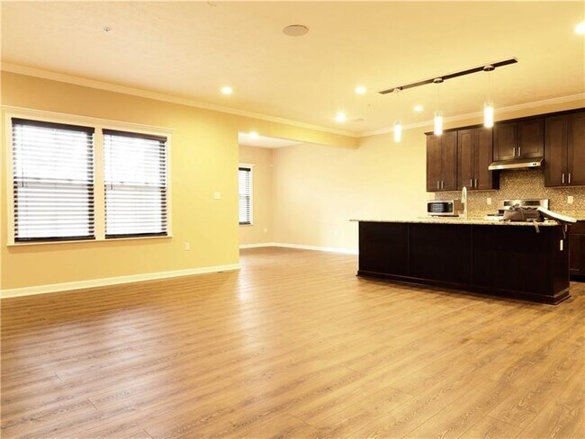 Photo - 605 Alessia Ct