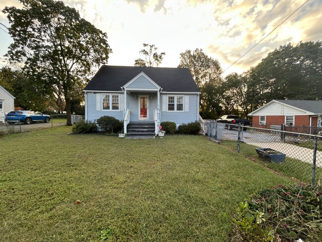 Building Photo - 741 S East Ave Rental