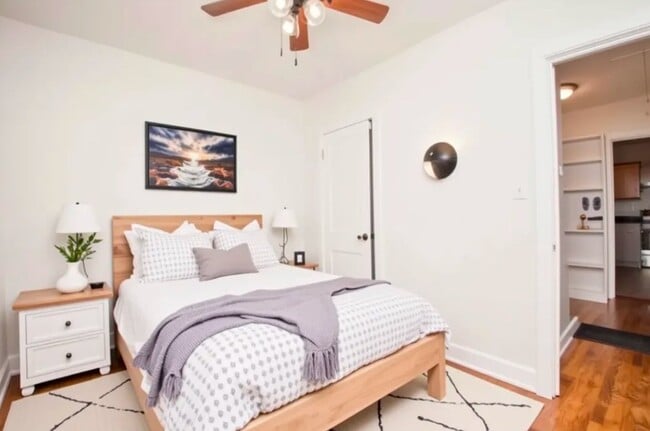 Photo - 2425 Amber St NE