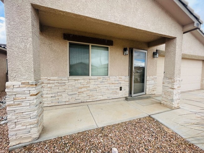 Photo - 3 bed 2 bath 1400 sq ft home