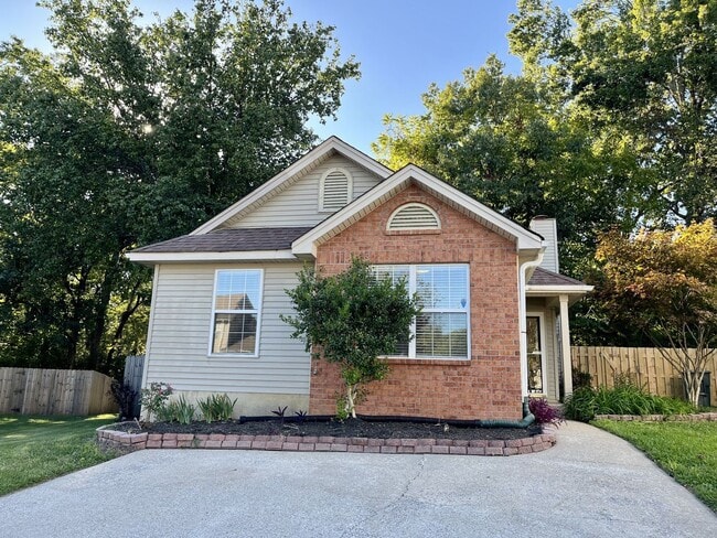 Building Photo - 3BR/2BA Hermitage Rental Minutes from I-40...