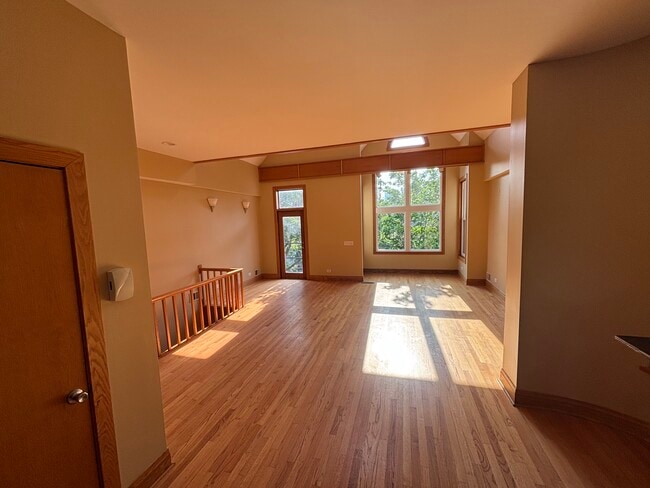 Photo - 2642 N Wilton Ave Unidad 3